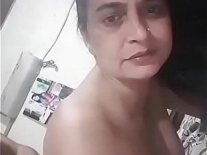 Indian milf porn filmed with her punjabi husband